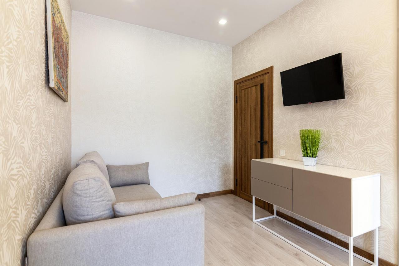 Alfa Apartments Svobody 39 Lviv Buitenkant foto